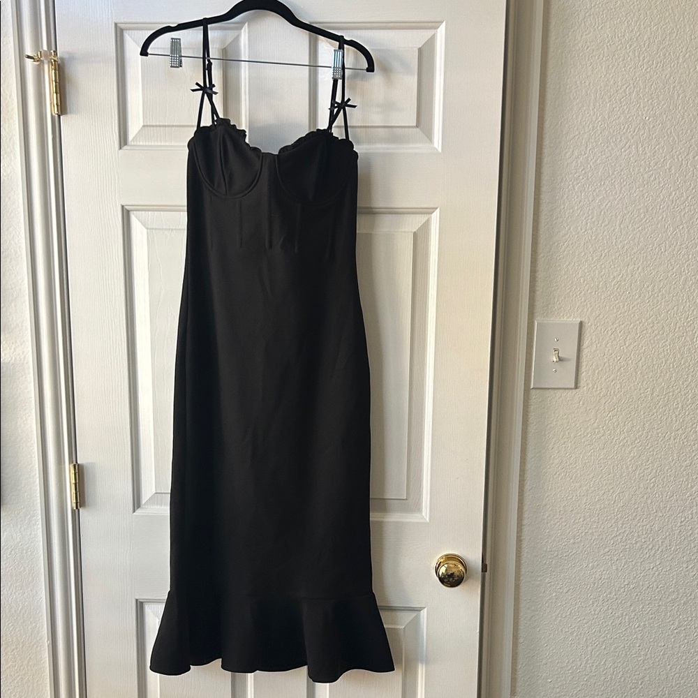 Astr Elegant Black Midi Dress with Ruffle Hem